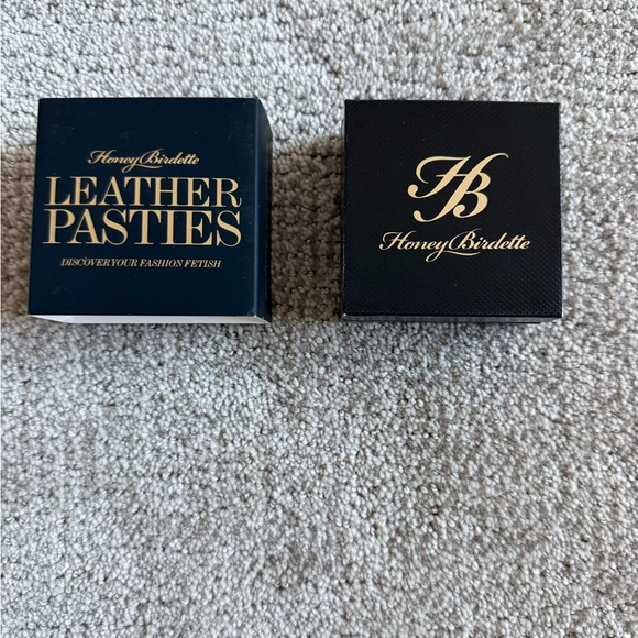 Honey Birdette Black Leather Pasties - Picture 4 of 6